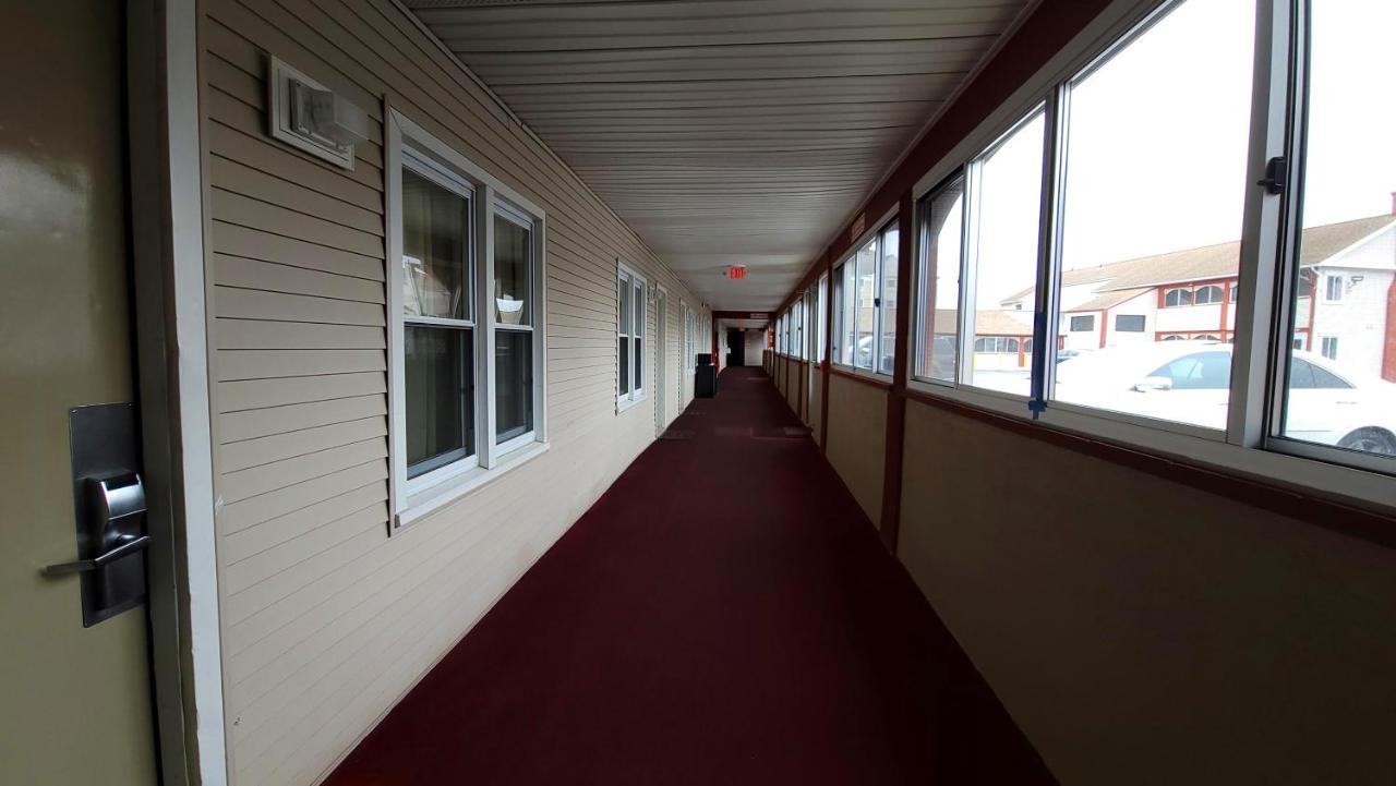 Red Carpet Inn West Springfield Exterior photo